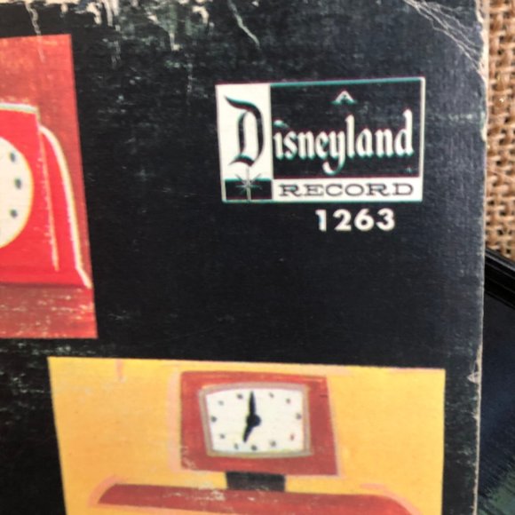 60's "Learning to Tell Time is Fun" Record - Walt Disney Album -Children's Album - Picture 5 of 8